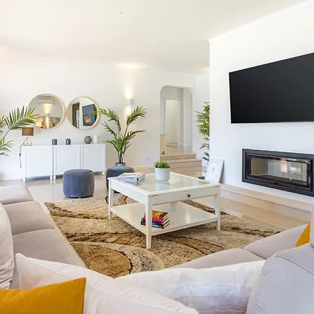 Casinha Αλμπουφέιρα