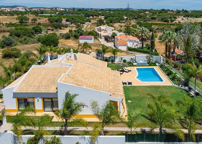 Casinha Αλμπουφέιρα